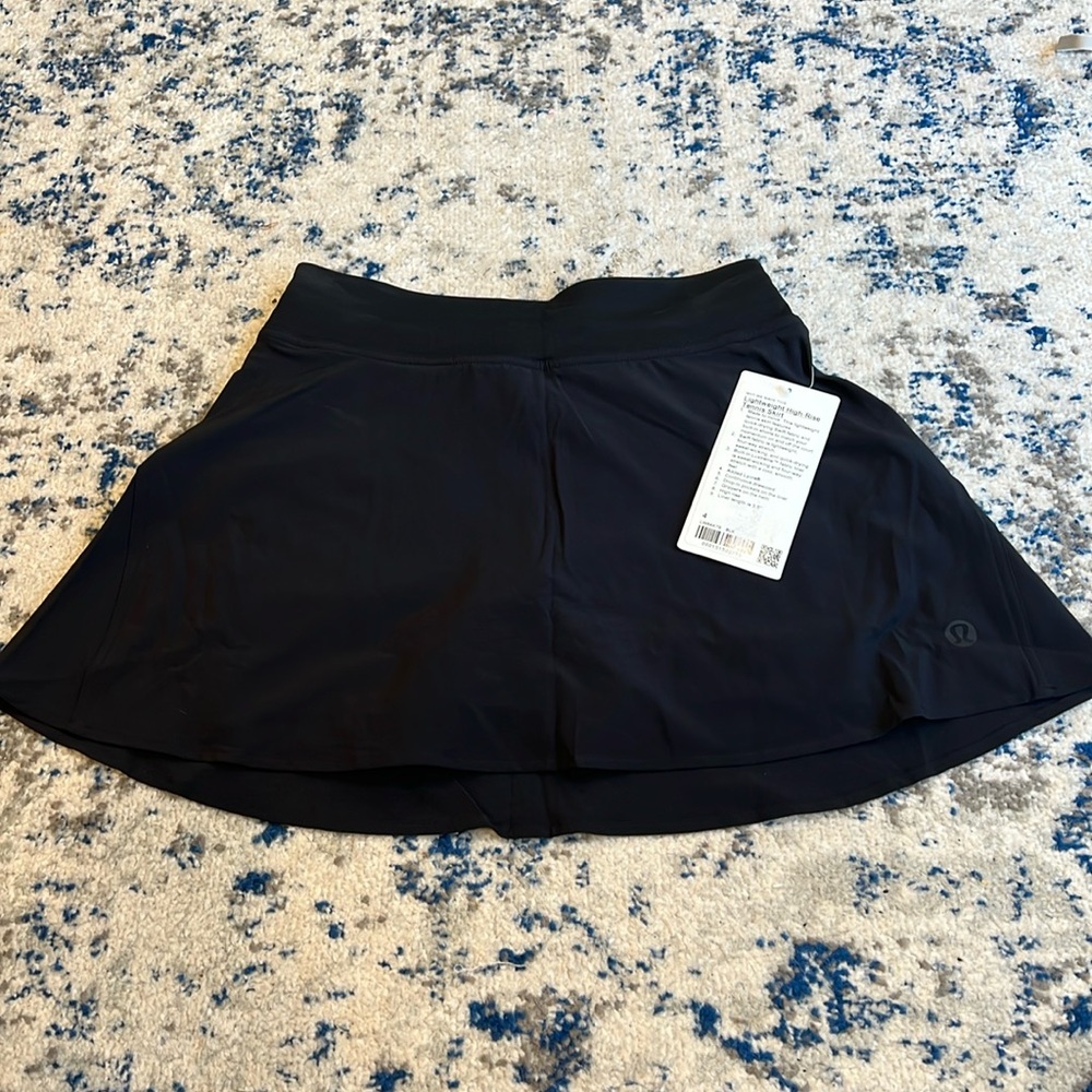 Lululemon black tennis skirt size 4